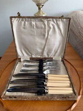 Sheffield Boxed Fish or Dessert Set 6 Knife, 6 Fork England Midcentury